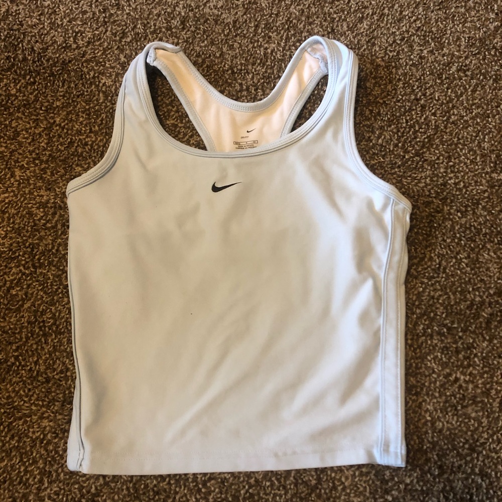 ✨Nike Dri-Fit crop top!✨